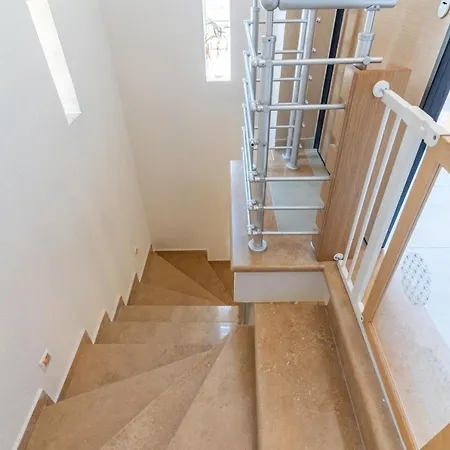 Sani Breeze By Halu!