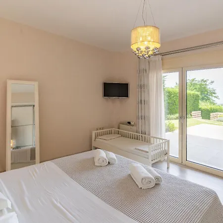 Sani Breeze By Halu! فيلة باراليا ساني