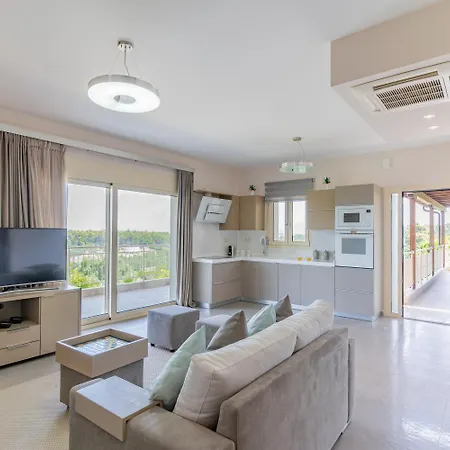 فيلة Sani Breeze By Halu! *