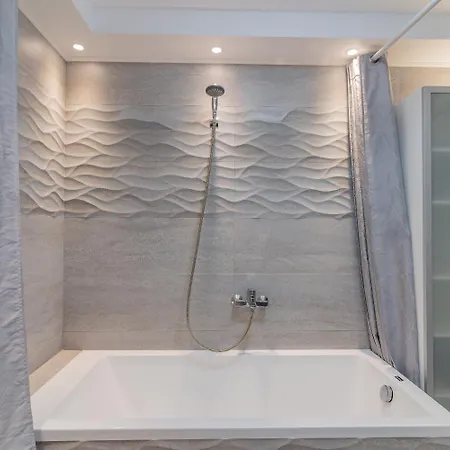 فيلة Sani Breeze By Halu! باراليا ساني