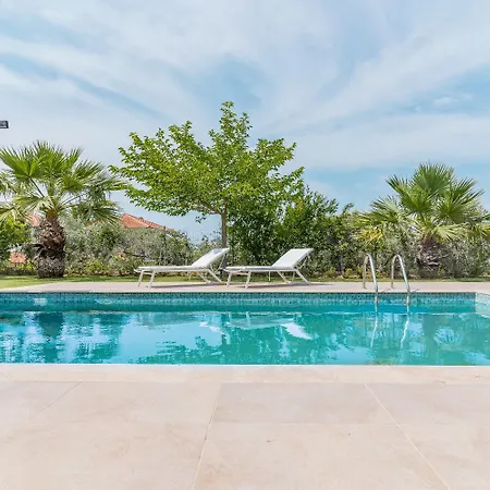 Sani Breeze By Halu! فيلة